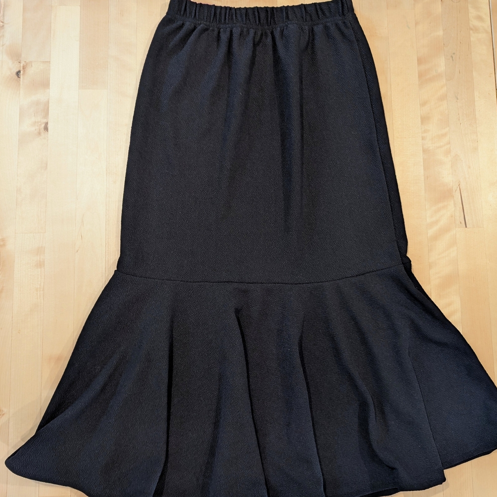 Mermaid Cut Black Skirt